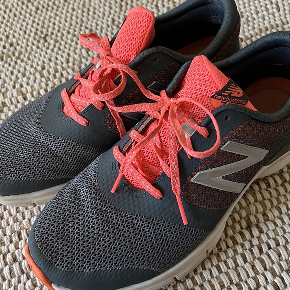 New Balance 711 gray womens sneakers, size 9.5 - Picture 6 of 6